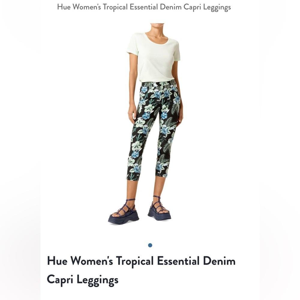 HUE- NWT Tropical Print Black pull on Capris